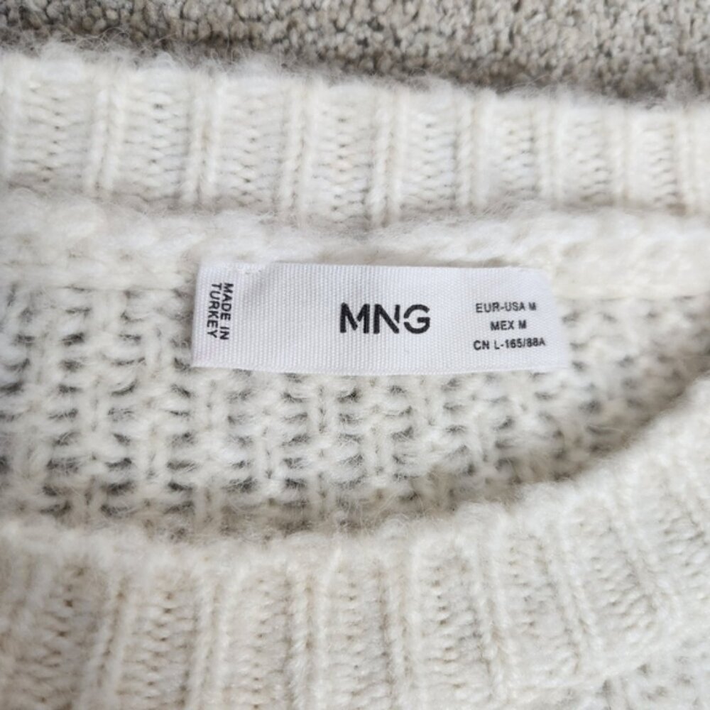 MNG 3D Strawberry Knit Puff Sleeves Size Medium Soft Fuzzy Cozy - Picture 11 of 12